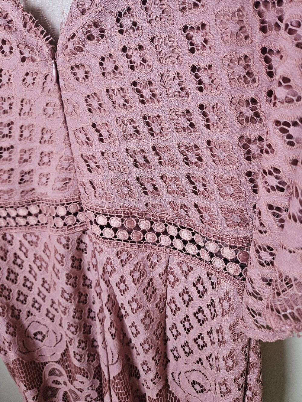 Two Sisters The Label Reyna Mauve Floral Lace Midi Size 10 Wedding Event Formal - Picture 11 of 14